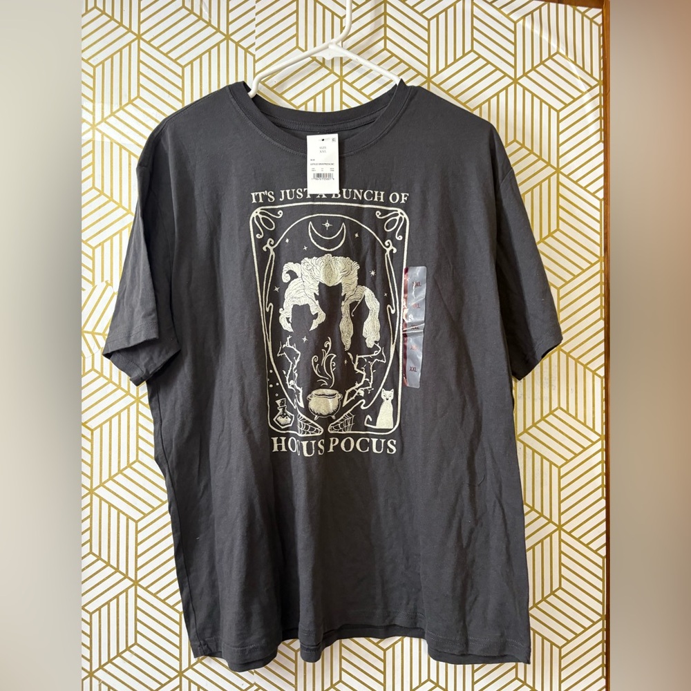 Hocus pocus Graphic T-Shirt size Small